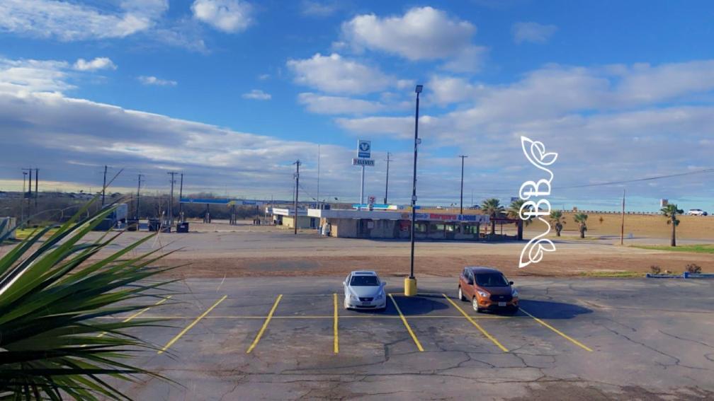 Days Inn & Suites By Wyndham Braunig Lake Elmendorf Exterior foto